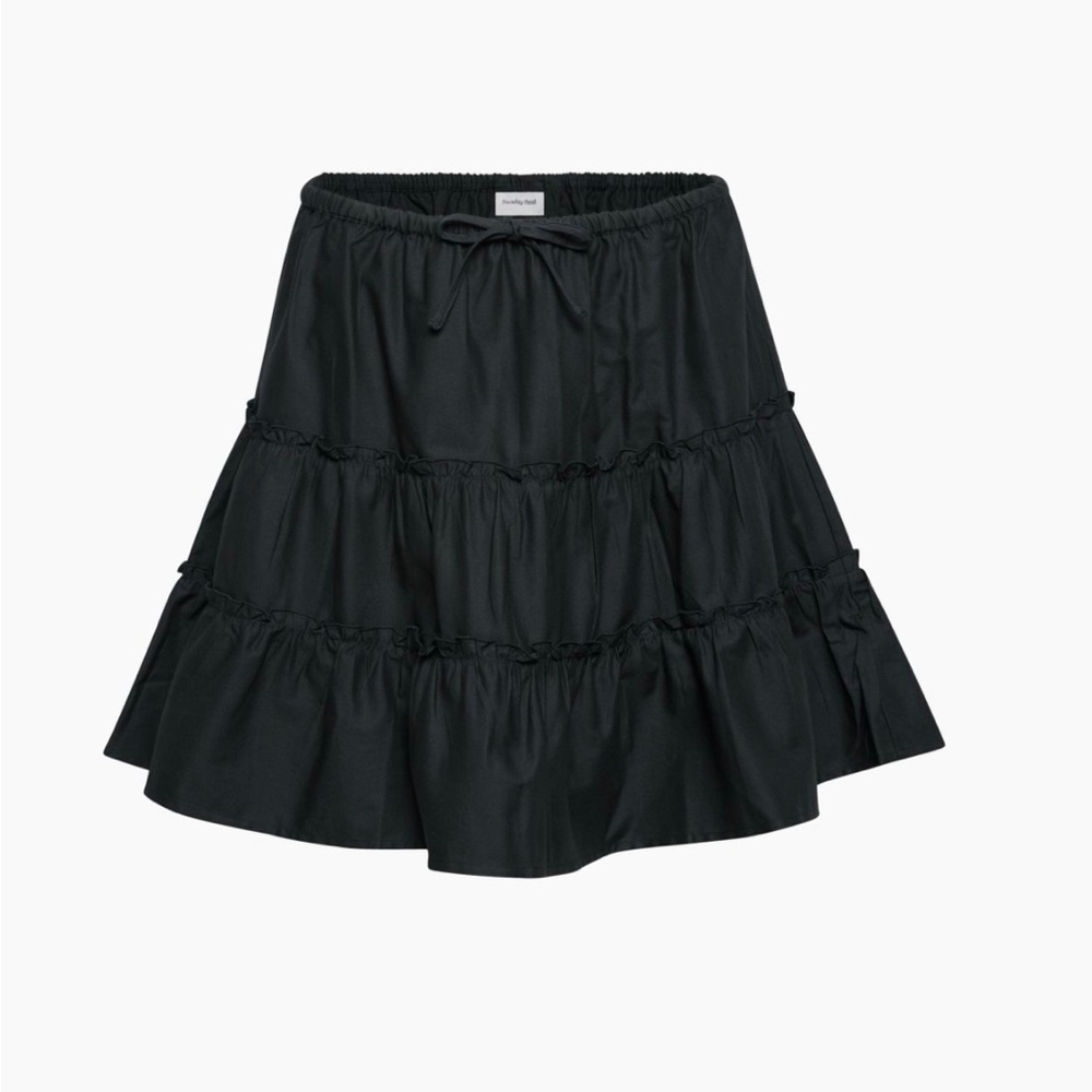 DO NOT BUY! ISO: Aritzia Sunday Best Macaron Skirt